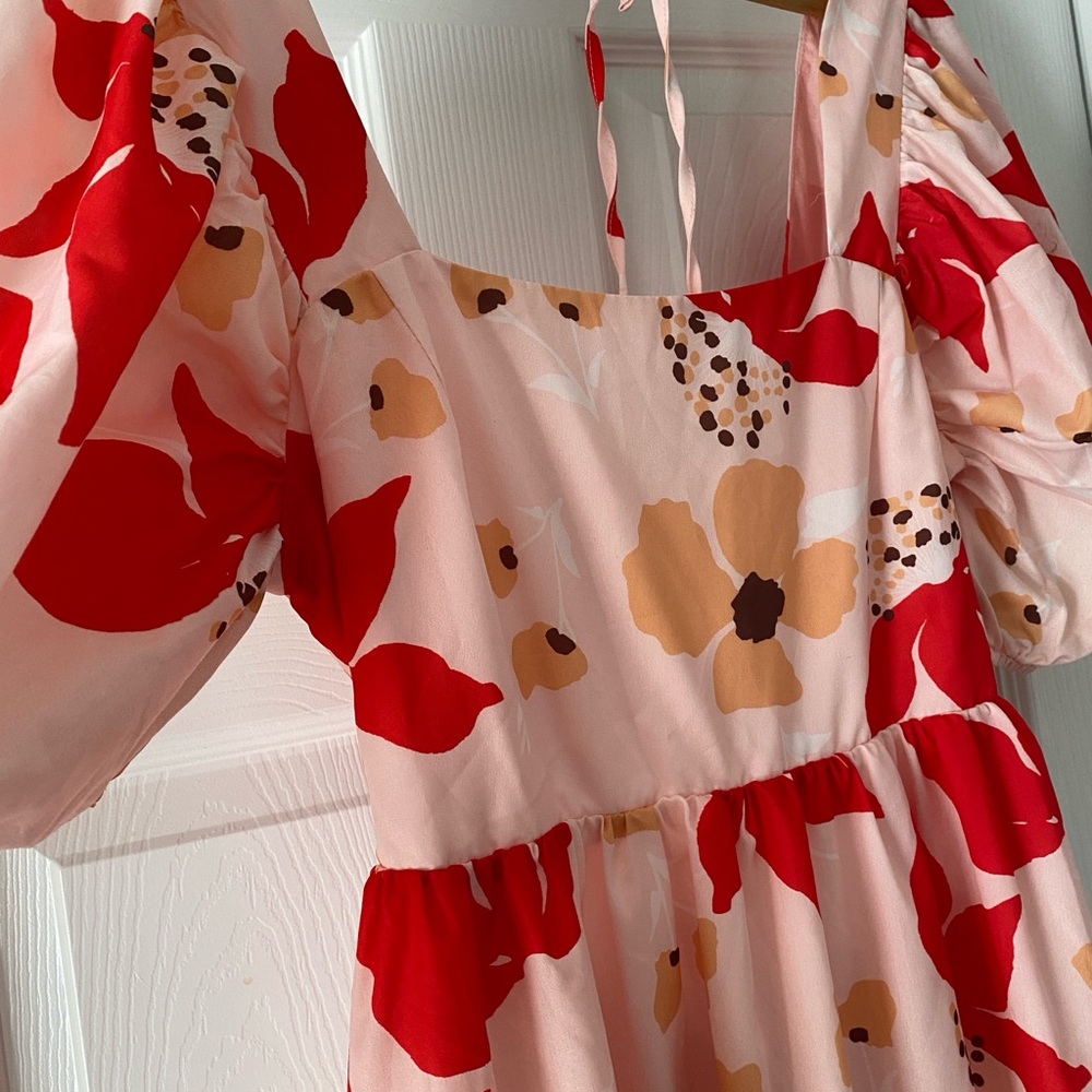Gorgeous Floral Puff Sleeve Midi Dress - Large - Picture 2 of 6